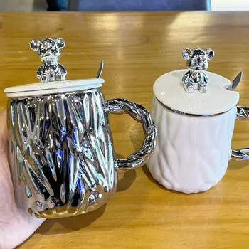 Двойка Керамични чаши кафе на Чаша с оцинкованным сребърна Мечка Подарък Офис Чаена чаша Чаша за закуска в хола Декорация на дома
